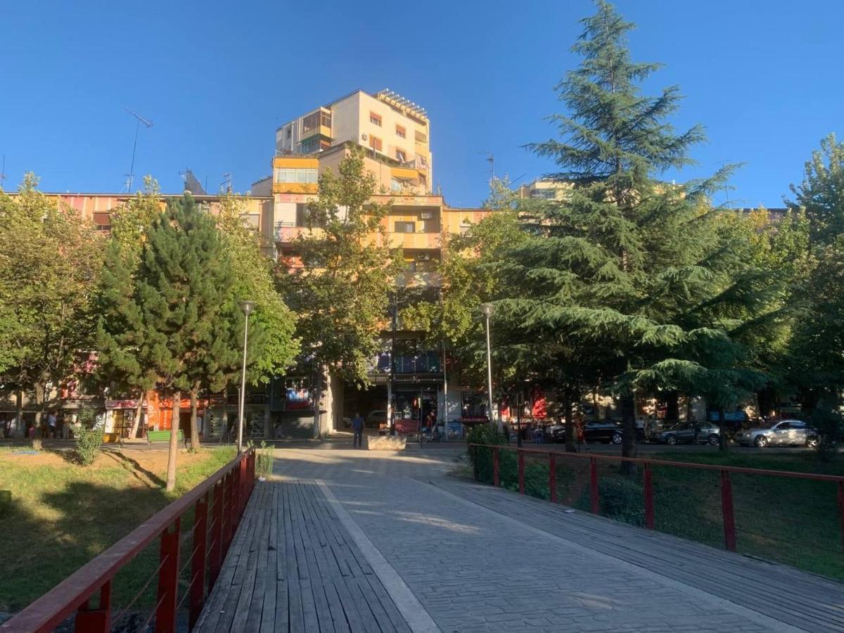Kristi'S Apartment In The Heart Of Tirana Exterior foto
